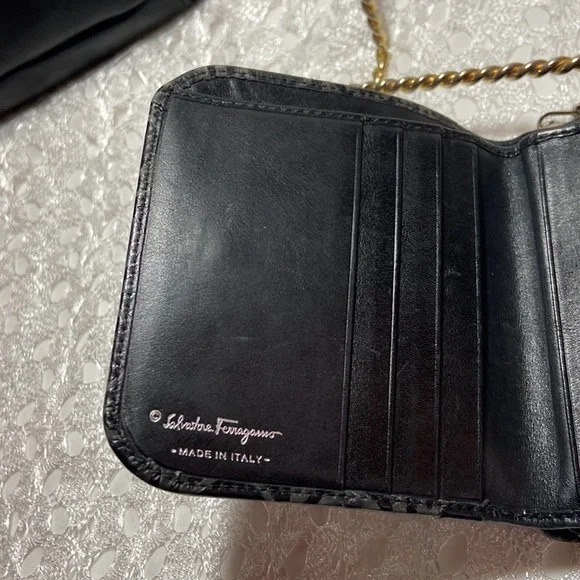 Salvatore Ferragamo EUC Wallet Gancini Logo - Picture 6 of 17